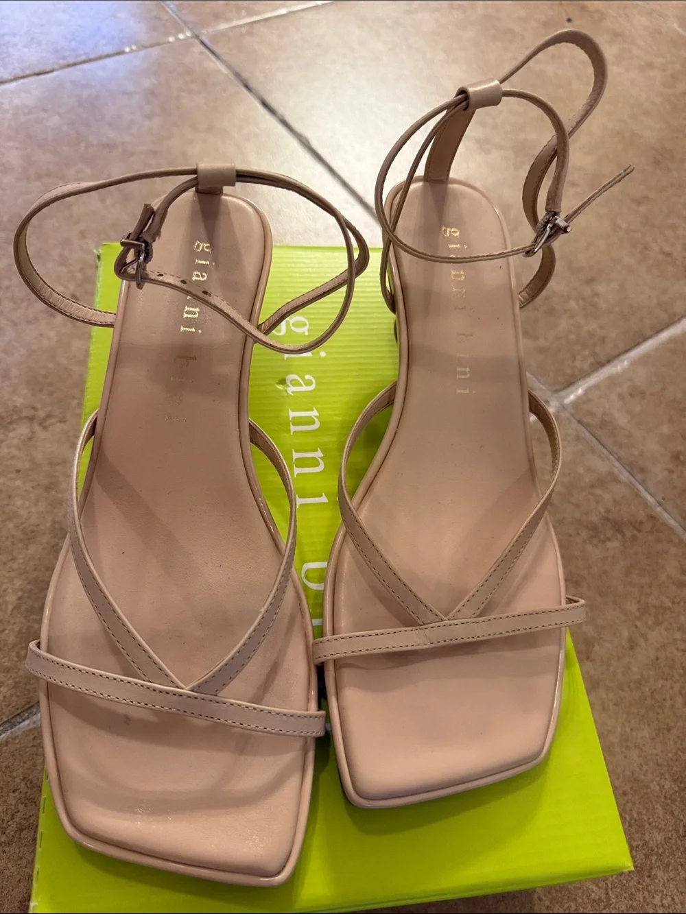 Women’s Gianni Bini cafe cream nude Andi Sandals heels strappy sz 8